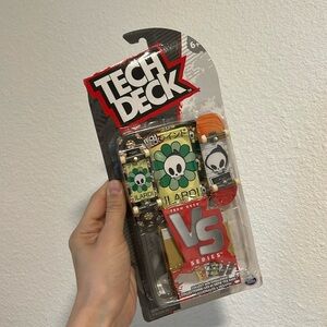 Tech Deck Skate Skateboard Toy set VS Series